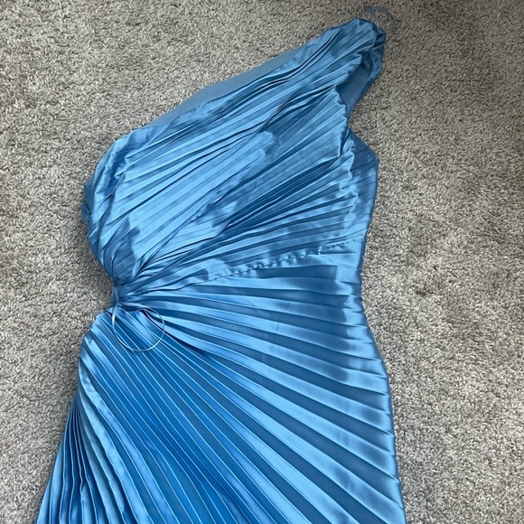 SALE Modern Day Glam One Shoulder Asymmetrical Blue Maxi Dress Vici - Picture 9 of 10